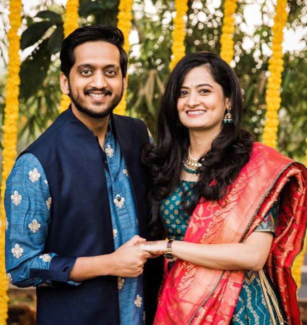 Amey Wagh With His Wife Sajiri 