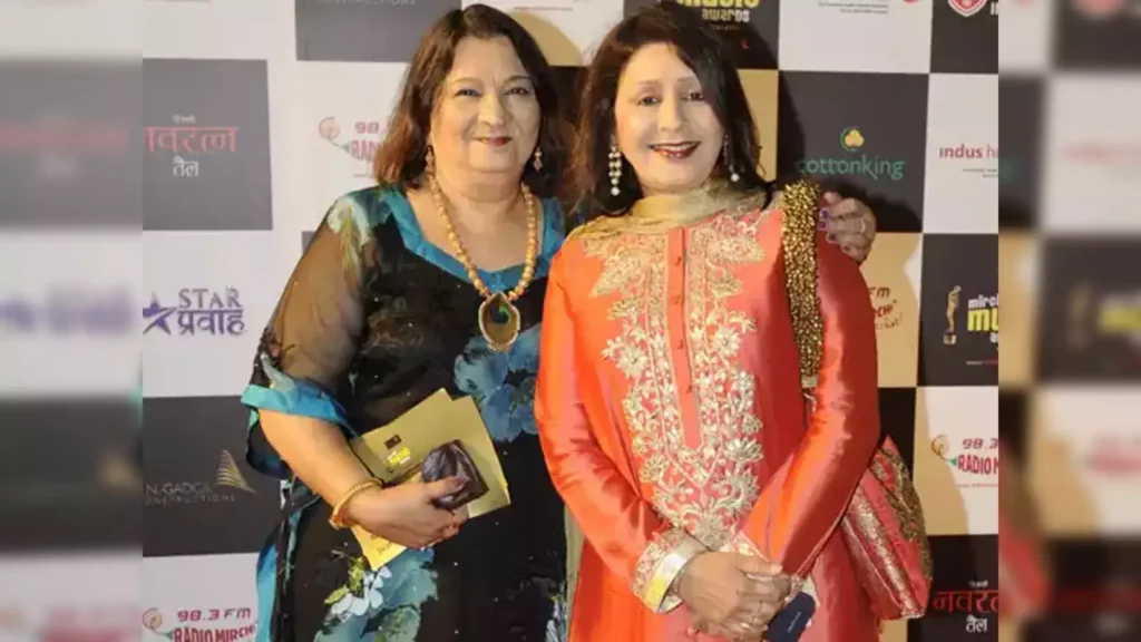 Vandana Gupte With her Sister 