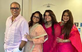 Harshada Khanvilkar With Sanjay Jadhav And Daughter 